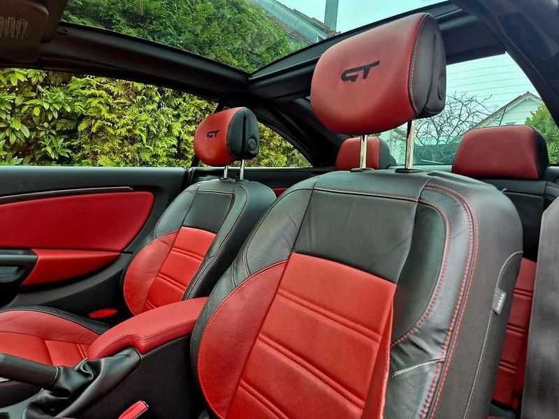 Rot Gebraucht 2013 Renault Mégane Cabriolet GT Cabrio | 9.700 € - Bild 1/4