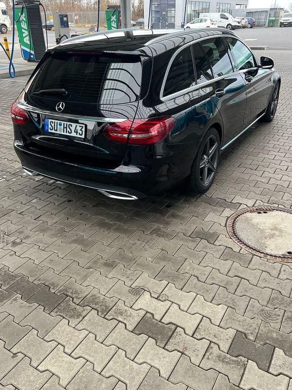 Gebraucht Mercedes C300 245 PS (180 kW) 2019 Schwarz Limousine