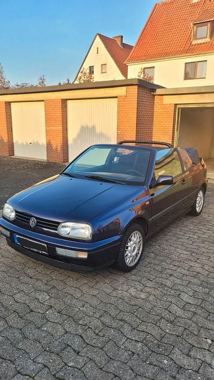 Violet Gebraucht 1996 VW Golf Cabriolet Edition Cabrio | 3.200 € (Fairer Preis) - Bild 1/4