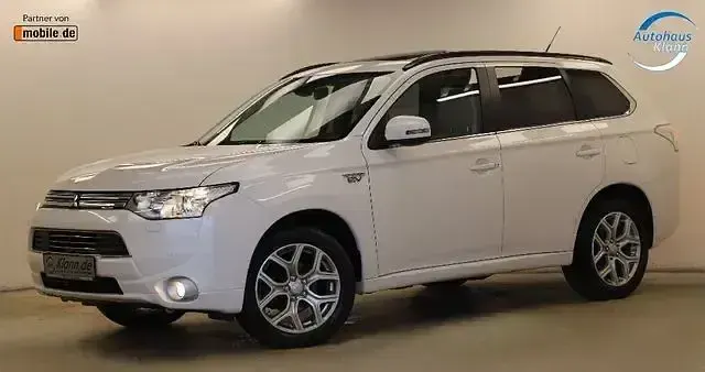 Gebraucht Mitsubishi Outlander P-HEV Instyle 121 PS (88 kW) 2014 Weiß SUV