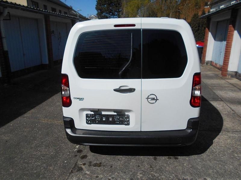 Gebraucht Opel Combo Edition 102 PS (75 kW) 2022 Weiß Van / Kleinbus