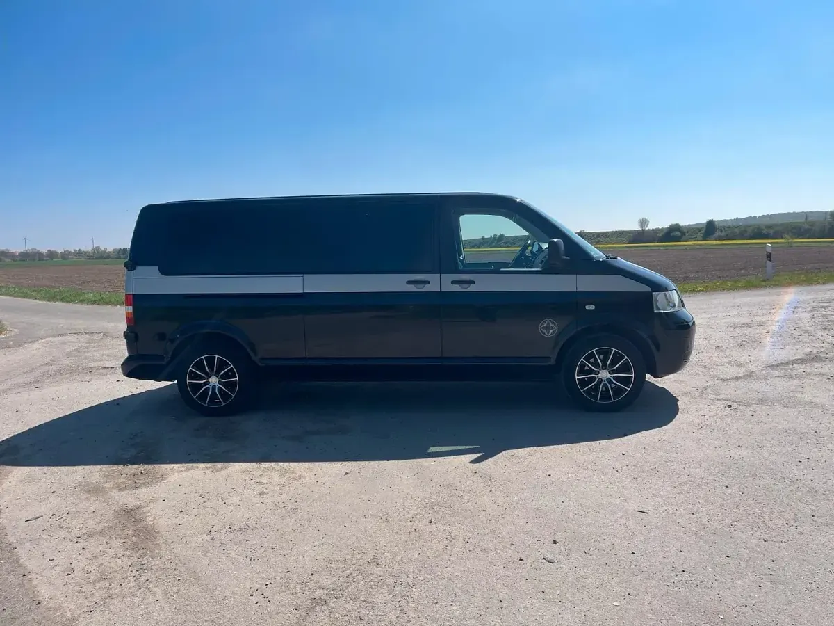 Gebraucht VW Multivan 131 PS (96 kW) 2008 Schwarz Van / Kleinbus