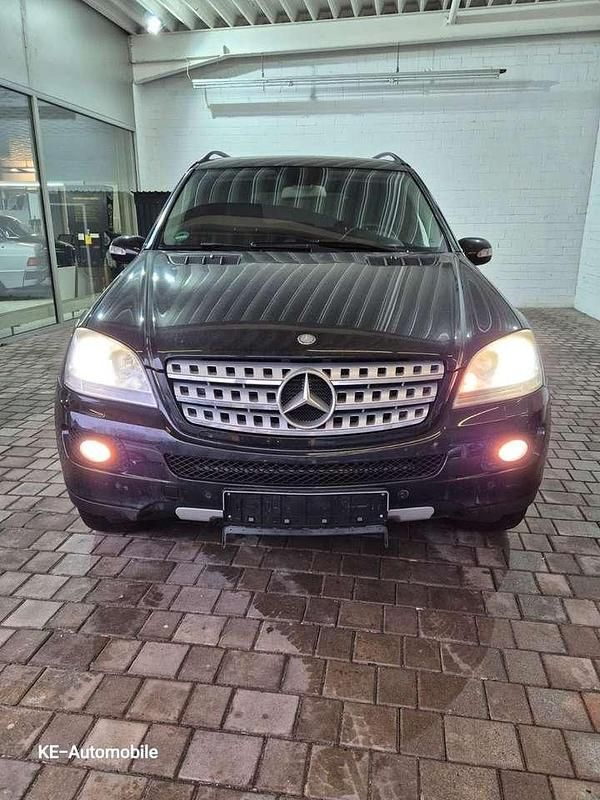 Gebraucht Mercedes ML280 190 PS (139 kW) 2008 Schwarz SUV