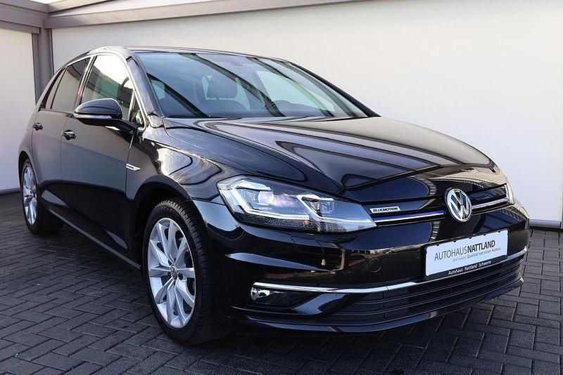 Gebraucht VW Golf VII Highline 131 PS (96 kW) 2019 Schwarz Limousine
