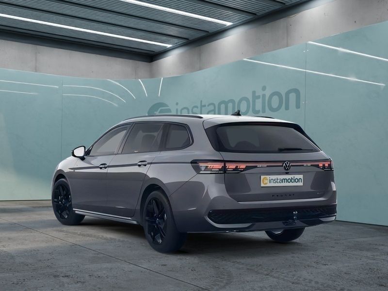 Gebraucht VW Passat R-line 193 PS (141 kW) 2024 Grau Kombi