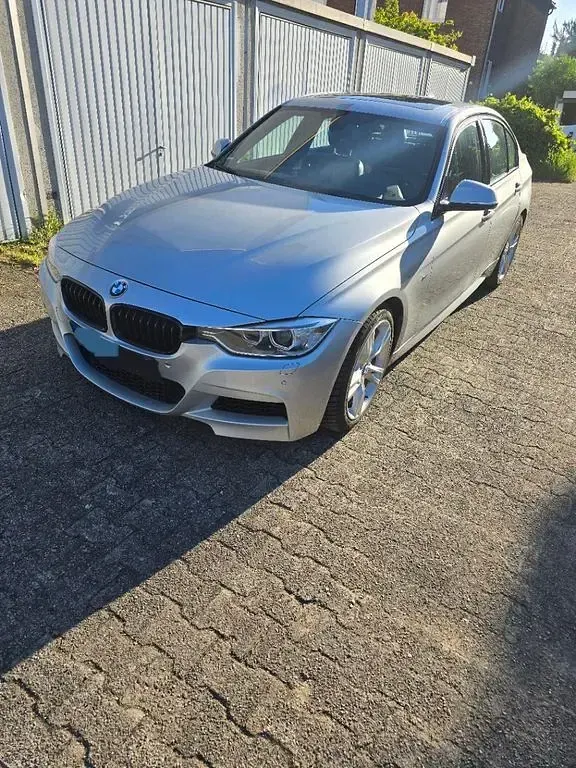 Gebraucht BMW 328 Sport Line 243 PS (178 kW) 2014 Silber Limousine