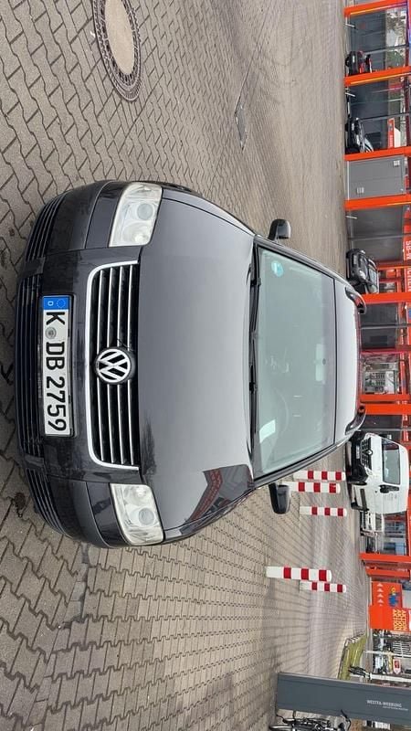 Schwarz Gebraucht 2002 VW Passat Kombi | 2.680 € (Teuer) - Bild 1/4