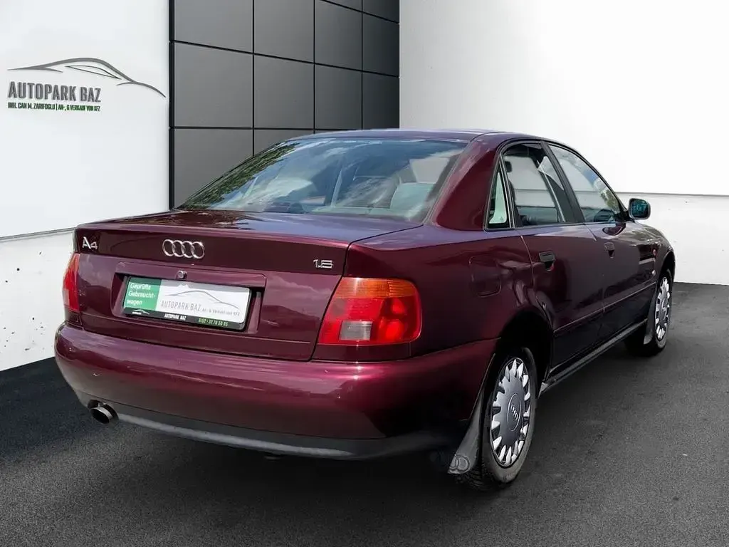 Gebraucht Audi A4 125 PS (91 kW) 1996 Rot Limousine