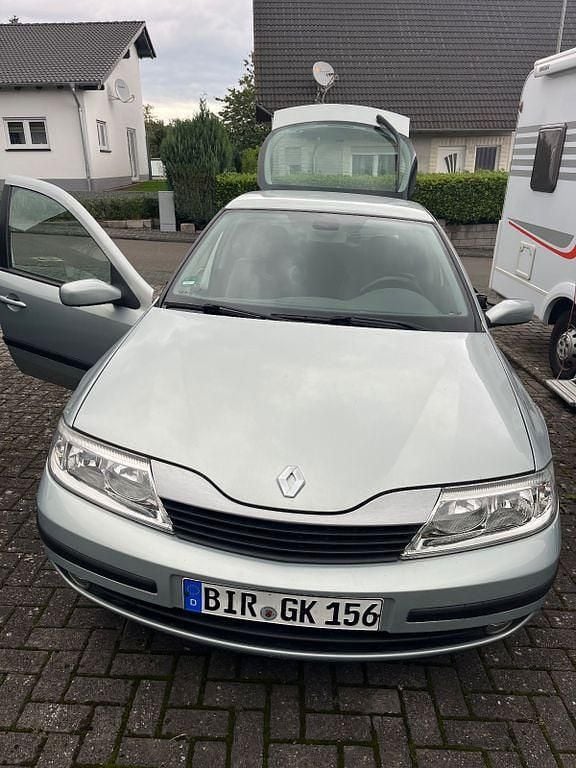Silber Gebraucht 2004 Renault Laguna II Expression Limousine | 1.999 € (Fairer Preis) - Bild 1/4