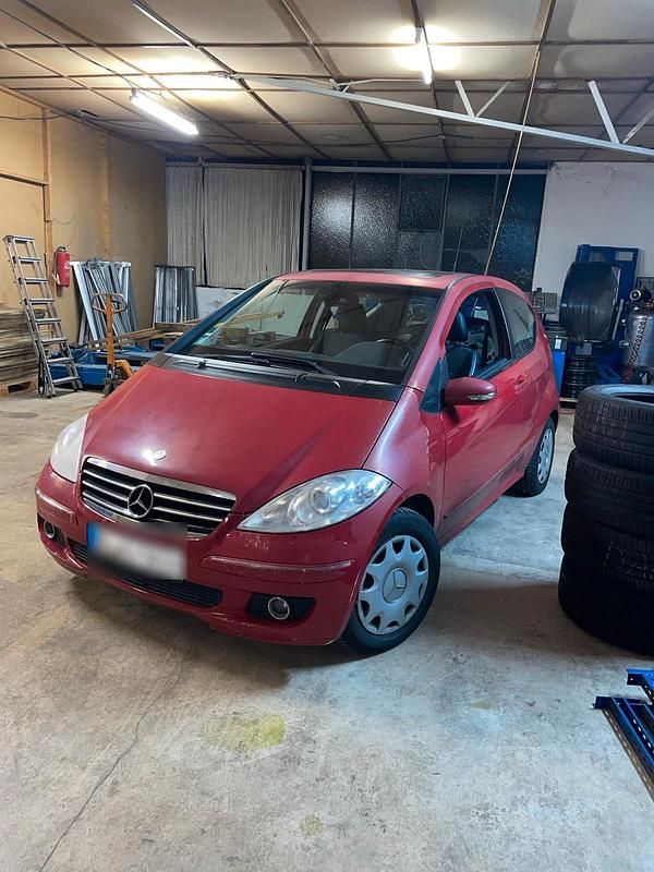Rot Gebraucht 2004 Mercedes A170 Kleinwagen | 900 € (Superpreis) - Bild 1/4