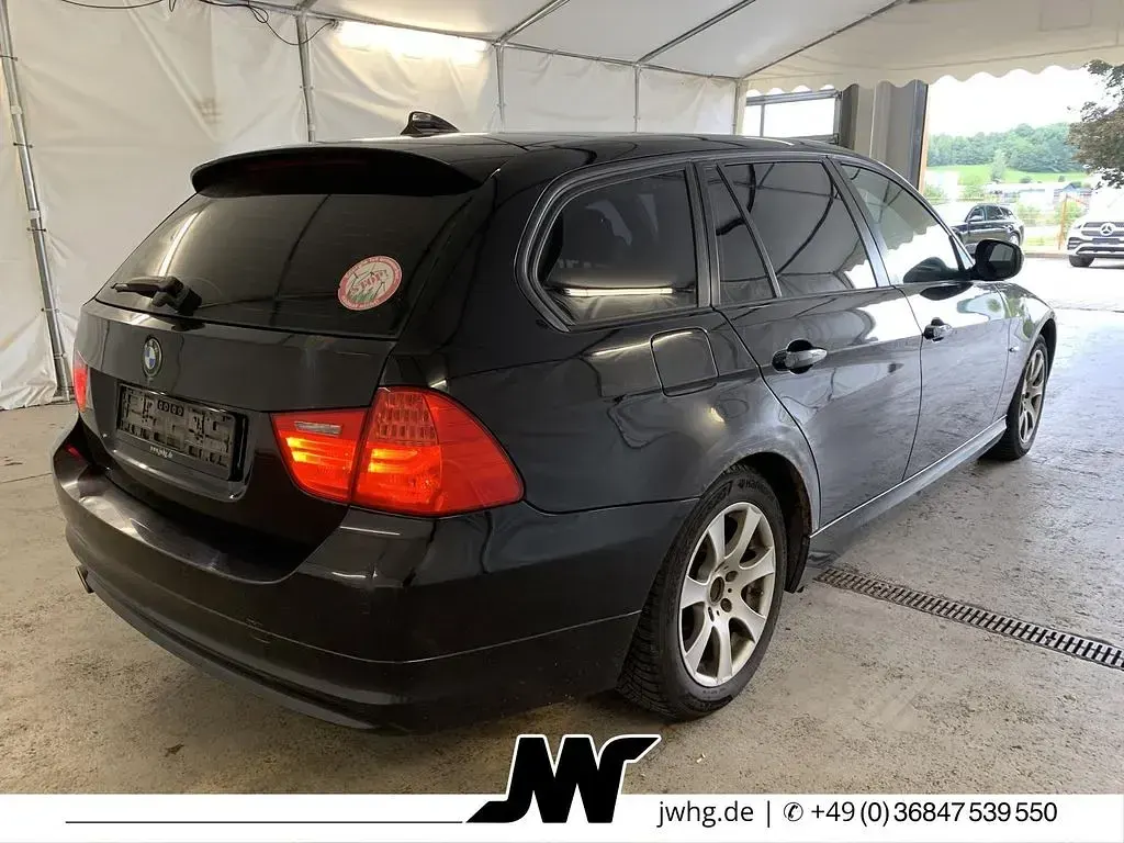 Gebraucht BMW 320 Comfort Edition 184 PS (135 kW) 2011 Schwarz Limousine