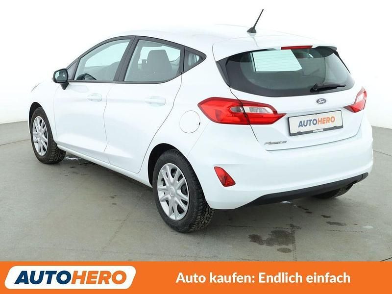 Gebraucht Ford Fiesta Trend 71 PS (52 kW) 2018 Weiß Kleinwagen