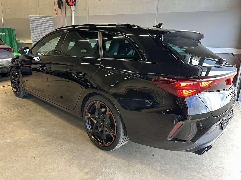 Gebraucht Cupra Leon VZ 333 PS (244 kW) 2025 Schwarz Kombi