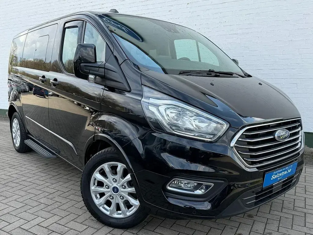 Gebraucht Ford Tourneo Titanium 150 PS (110 kW) 2023 Obsidianschwarz metallic Van / Kleinbus