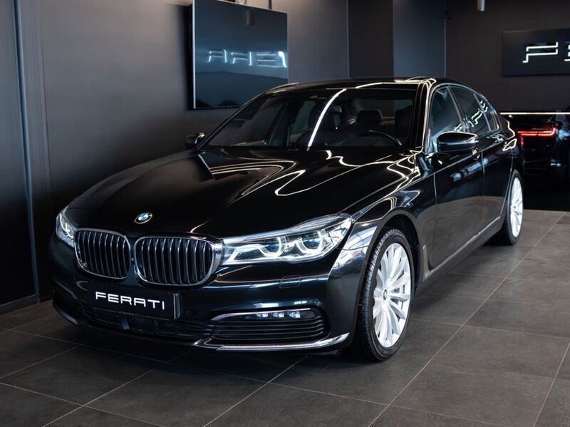 Schwarz Gebraucht 2019 BMW 730 Limousine | 37.900 € (Fairer Preis) - Bild 1/4