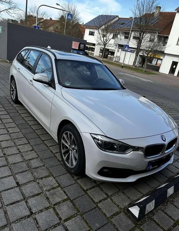 Gebraucht BMW 320 Advantage 190 PS (139 kW) 2019 Weiß Kombi