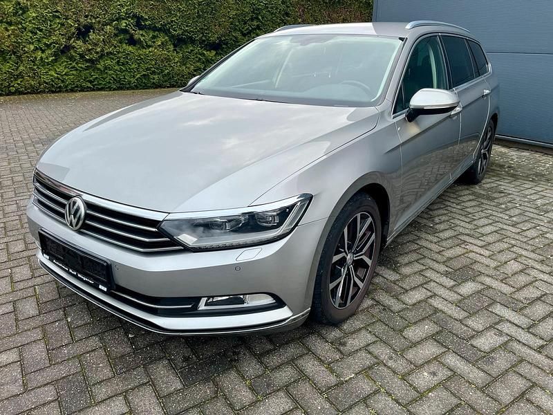 Gebraucht VW Passat Highline 179 PS (131 kW) 2015 Grau Kombi