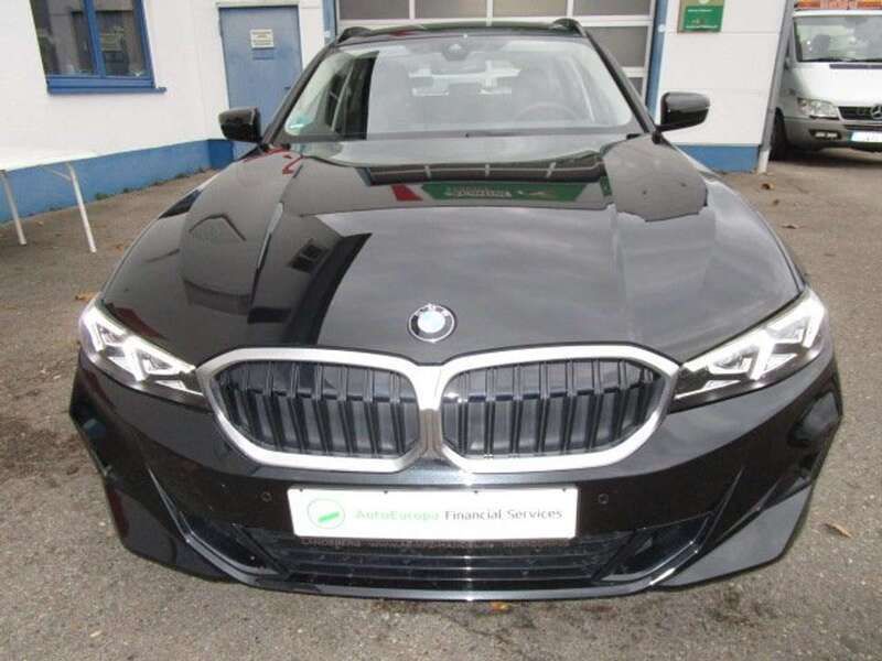 Black sapphire metallic Gebraucht 2022 BMW 320 Kombi | 36.590 € (Fairer Preis) - Bild 1/4
