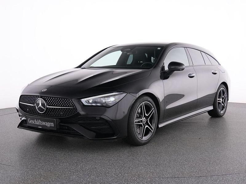 Schwarz metalliclack kosmossc Gebraucht 2025 Mercedes CLA200 Shooting Brake AMG Kombi | 39.499 € (Teuer) - Bild 1/4