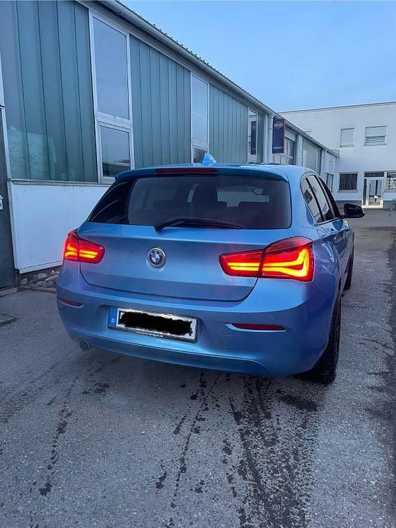 Gebraucht BMW 118 Sport Line 136 PS (100 kW) 2018 Blau Kleinwagen