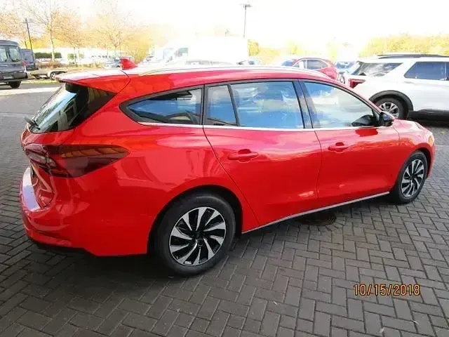 Usado Ford Focus Titanium 116 CV (85 kW) 2023 Rojo Berlina