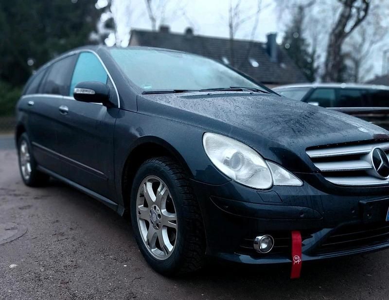 Schwarz Gebraucht 2008 Mercedes R350 AMG Van / Kleinbus | 7.000 € (Etwas zu teuer) - Bild 1/4