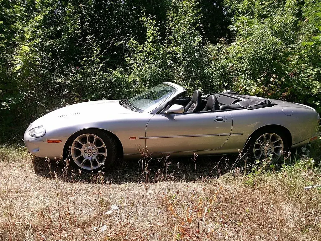 Gebraucht Jaguar XKR 363 PS (266 kW) 1999 Silber Cabrio