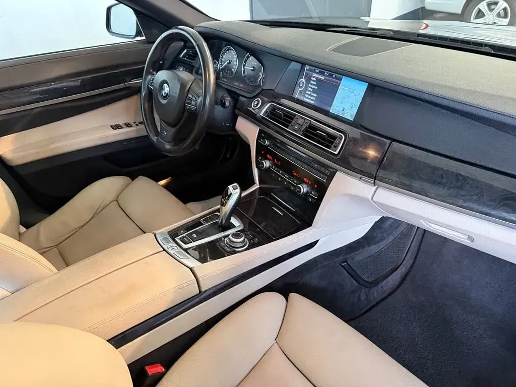 Gebraucht BMW 730 245 PS (180 kW) 2011 Schwarz Limousine