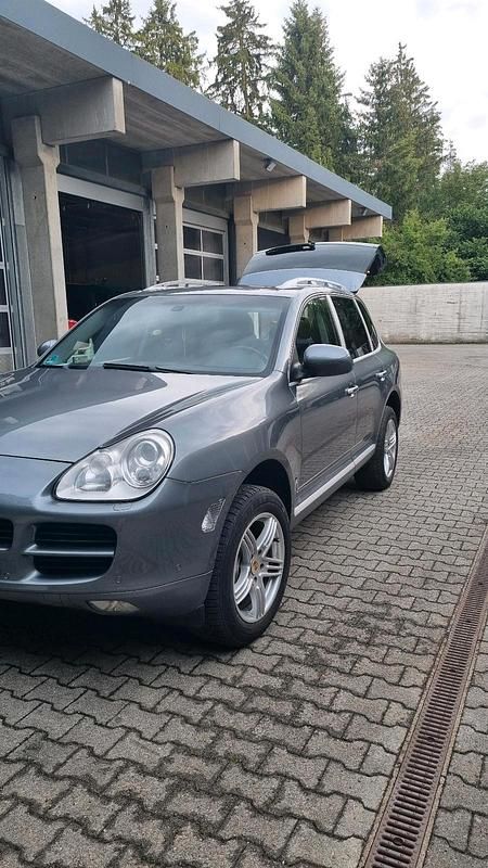 Grau Gebraucht 2006 Porsche Cayenne SUV | 4.500 € (Superpreis) - Bild 1/4