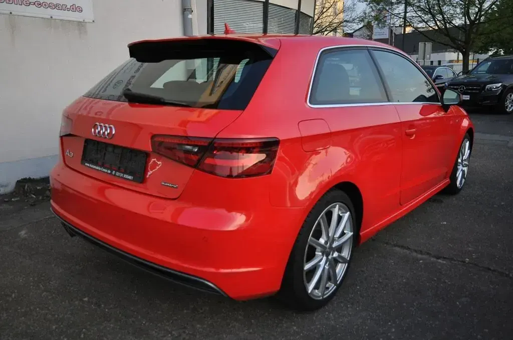 Gebraucht Audi A3 S-Line 179 PS (131 kW) 2016 Rot Limousine