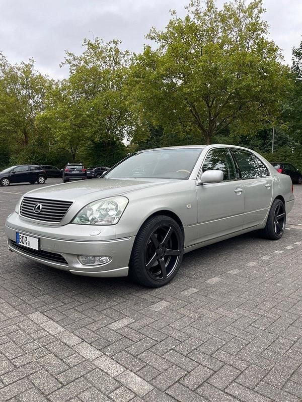 Silber Gebraucht 2001 Lexus LS430 President Line Limousine | 12.500 € - Bild 1/4