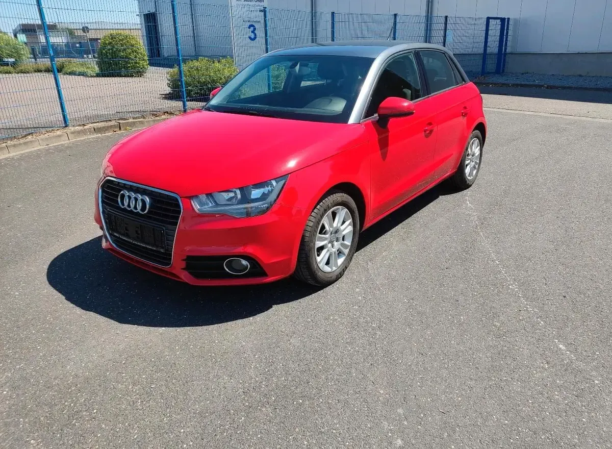 Gebraucht Audi A1 Sportback 90 PS (66 kW) 2013 Rot Kleinwagen