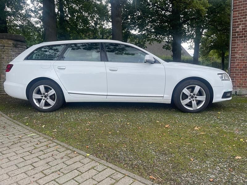 Weiß Gebraucht 2011 Audi A6 Kombi | 5.999 € (Superpreis) - Bild 1/4