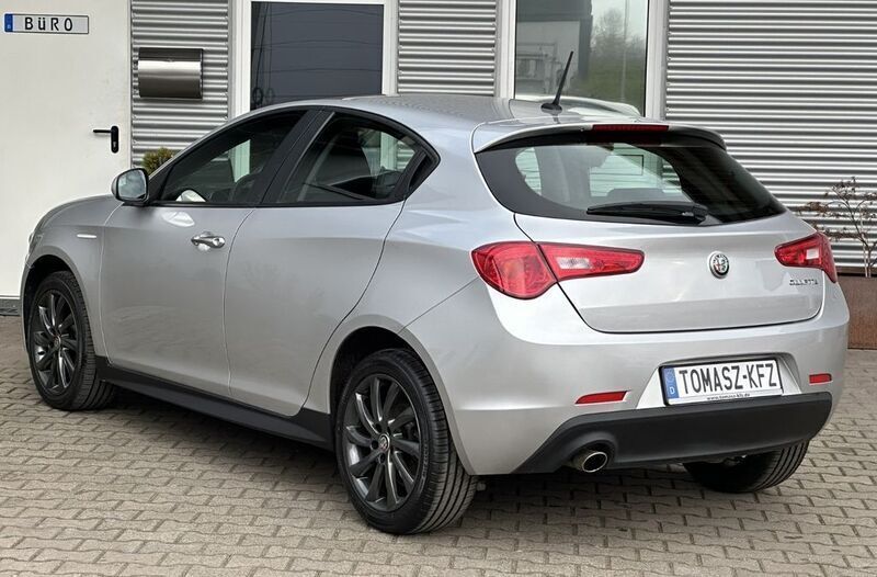 Gebraucht Alfa Romeo Giulietta Sprint 120 PS (88 kW) 2021 Grau Kleinwagen