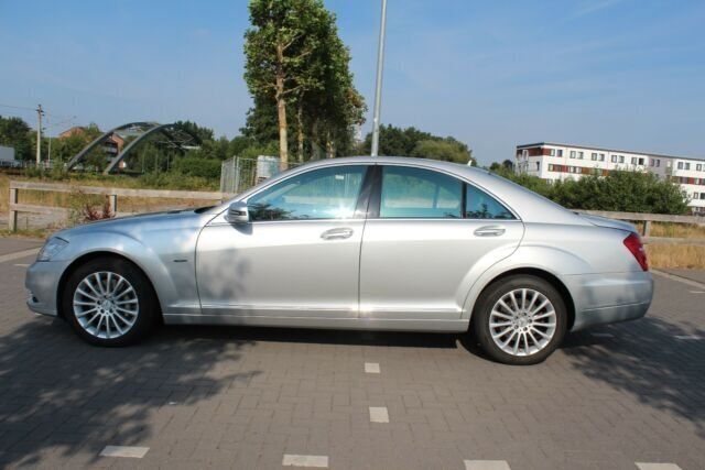 Gebraucht Mercedes S500 435 PS (319 kW) 2011 Silber metallic Limousine