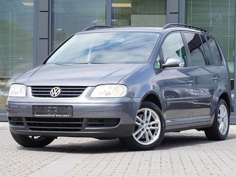 Platinum grey metallic Gebraucht 2006 VW Touran Trendline Van / Kleinbus | 2.990 € (Fairer Preis) - Bild 1/4