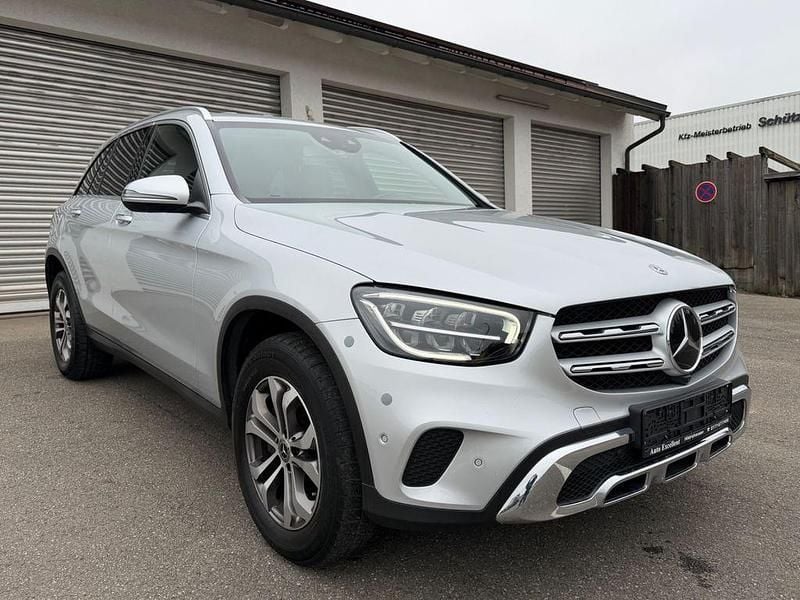 Gebraucht Mercedes GLC220 194 PS (142 kW) 2020 Silber SUV