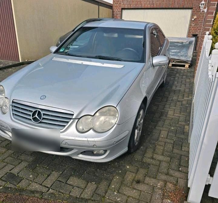 Gebraucht Mercedes C180 143 PS (105 kW) 2004 Silber Coupé