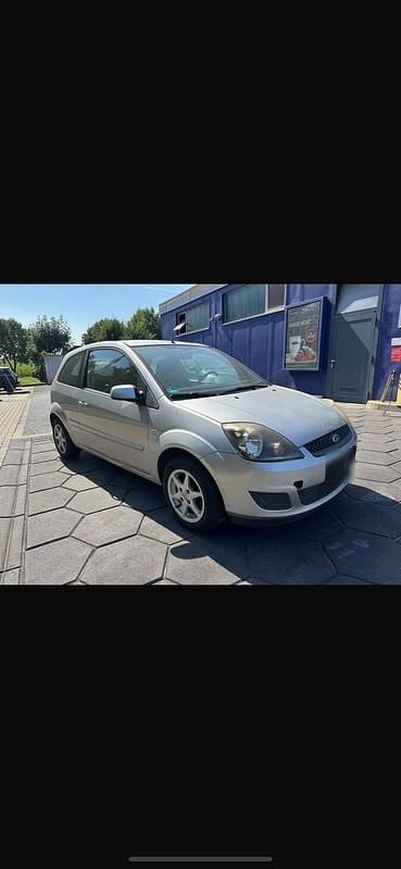 Gebraucht Ford Fiesta 80 PS (58 kW) 2008 Grau Kleinwagen
