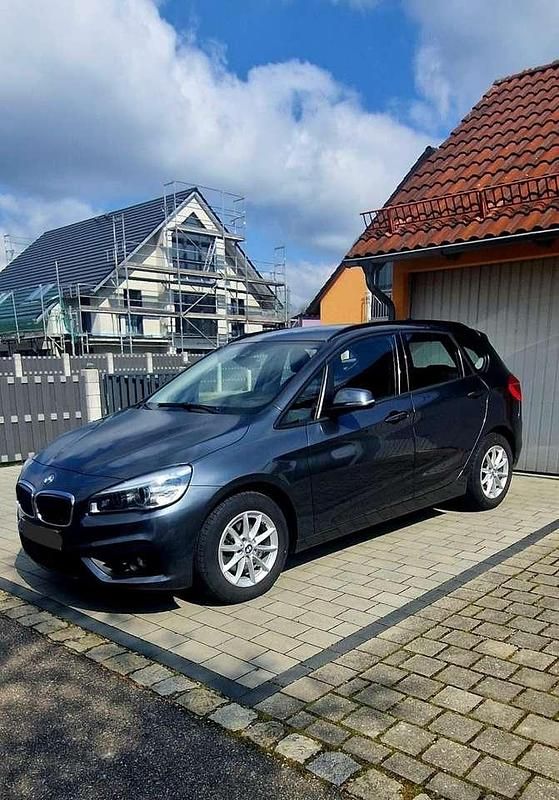 Gebraucht BMW 218 Advantage 150 PS (110 kW) 2017 Grau Van / Kleinbus