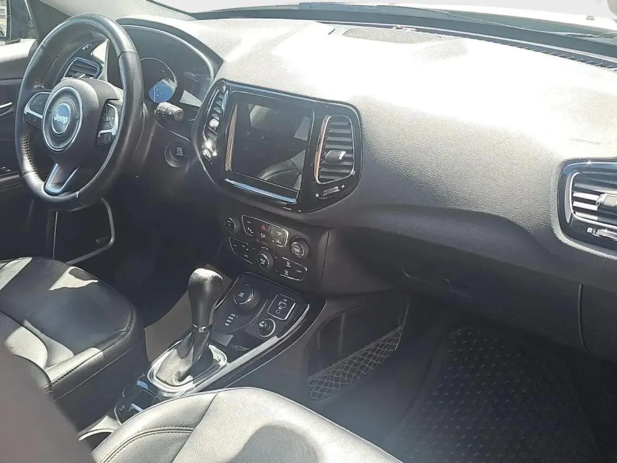 Gebraucht Jeep Compass Limited 170 PS (125 kW) 2018 Weiß SUV