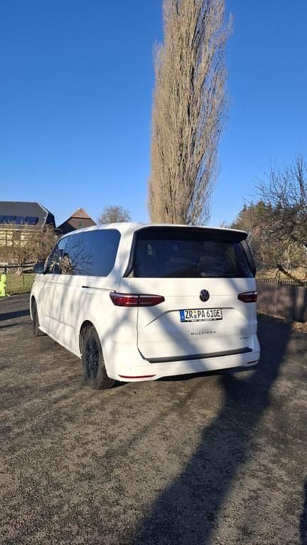 Gebraucht VW Multivan Life 218 PS (160 kW) 2022 Weiß Van