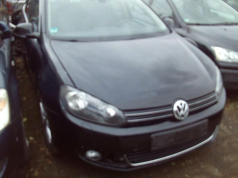 Gebraucht VW Golf VI Style 105 PS (77 kW) 2011 Schwarz Kleinwagen