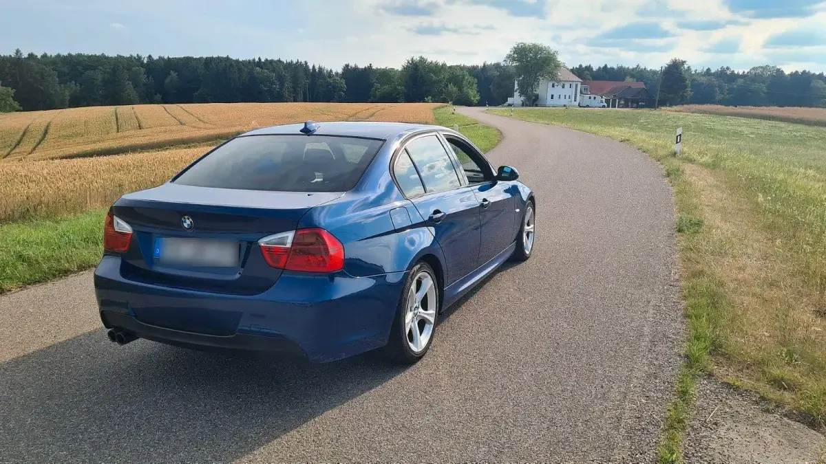 Gebraucht BMW 325 M Sport 197 PS (144 kW) 2007 Blau Limousine