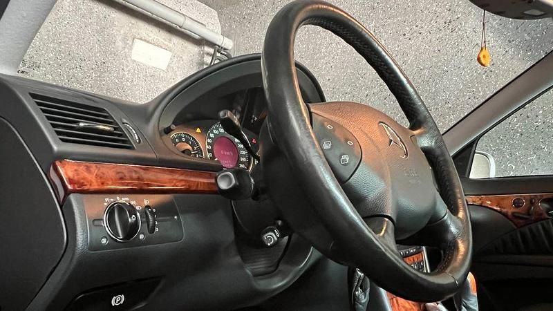 Gebraucht Mercedes E320 Elegance 224 PS (164 kW) 2002 Silber Limousine