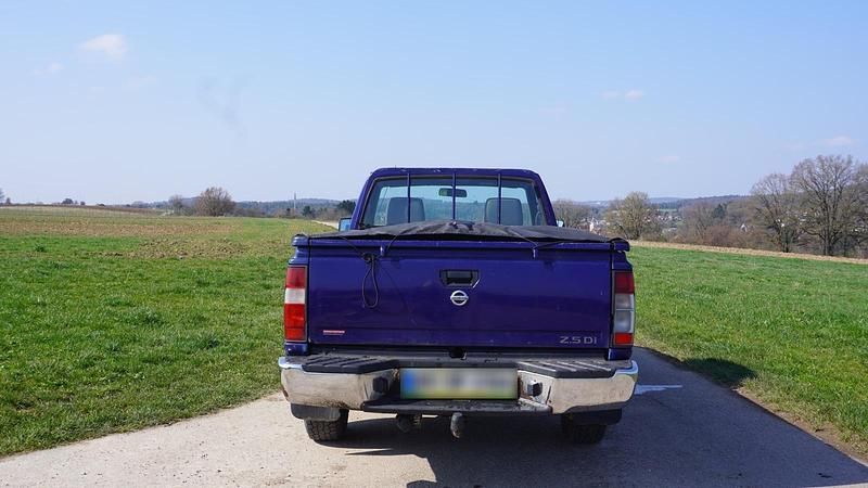 Gebraucht Nissan Navara 133 PS (97 kW) 2003 Blau Pickup