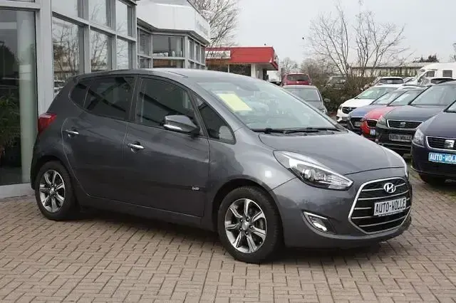 Gebraucht Hyundai ix20 Style 125 PS (91 kW) 2016 Grau Kleinwagen