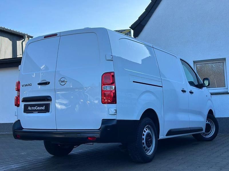 Gebraucht Opel Vivaro 122 PS (89 kW) 2022 Weiß Van / Kleinbus