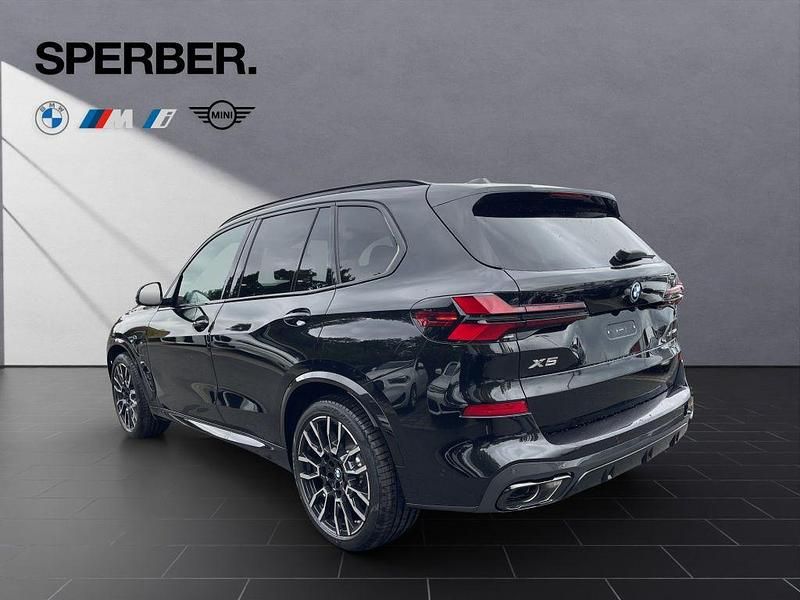 Neu BMW X5 M Sport 489 PS (359 kW) 2025 Schwarz SUV