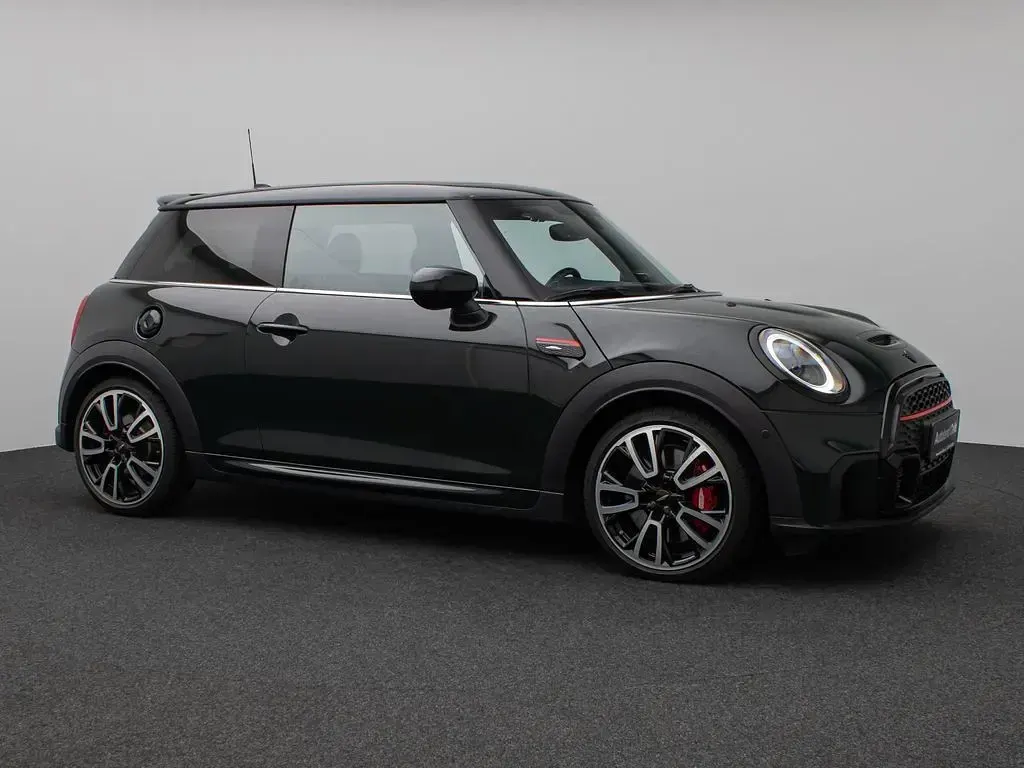 Gebraucht Mini John Cooper Works 231 PS (169 kW) 2023 Rebel green uni Kleinwagen